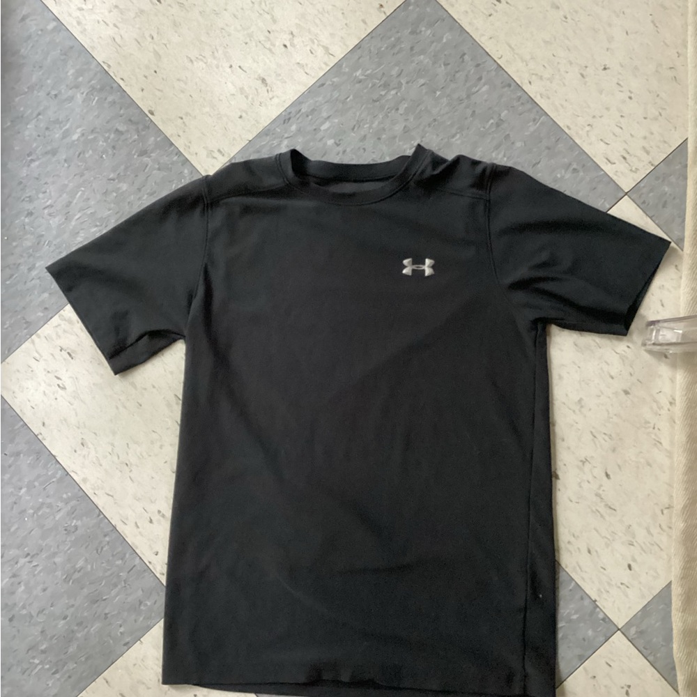 Boys Under Armour Shirt, Youth Size Small